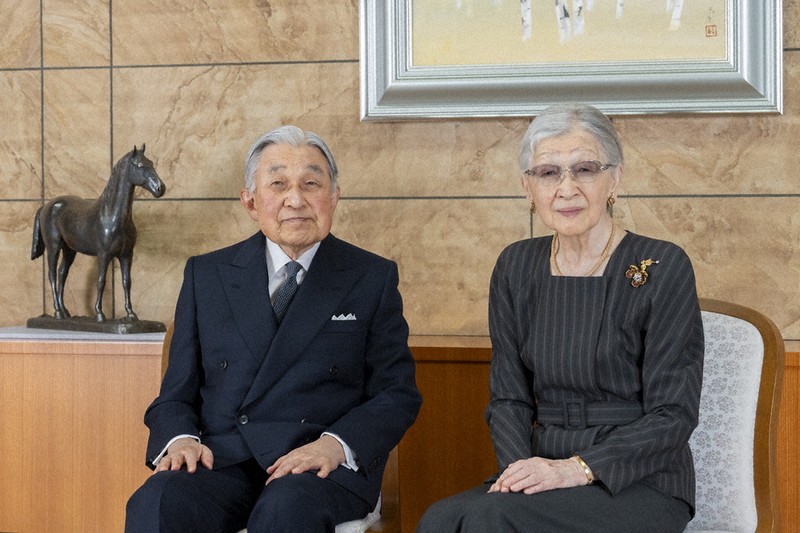 皇室：上皇さま、91歳 平和への思い、日常の話題 | 毎日新聞