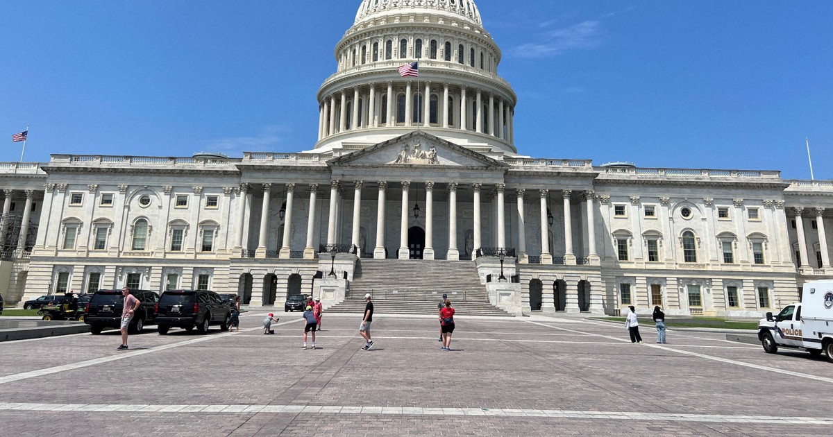 米上院、つなぎ予算の共和党案を否決　期限切れ間近　政府閉鎖の恐れ
