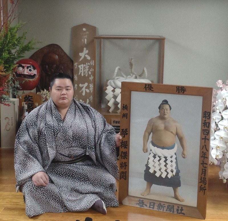 綱取りも「いつも通り」の琴桜 目を通していた祖父ゆかりの品とは