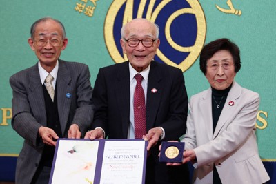 被爆80年に「証言の大運動を」 被団協・田中熙巳氏が決意 | 毎日新聞