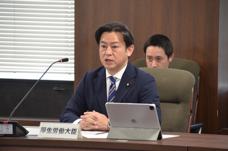 厚労省が医師偏在是正対策、都心で開業規制強化 26年度実施目指す