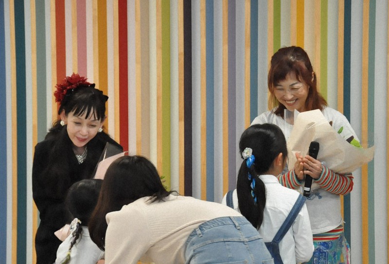 Winkの鈴木早智子さん、介護施設で働いた3年「一人でも笑顔に」 | 毎日新聞
