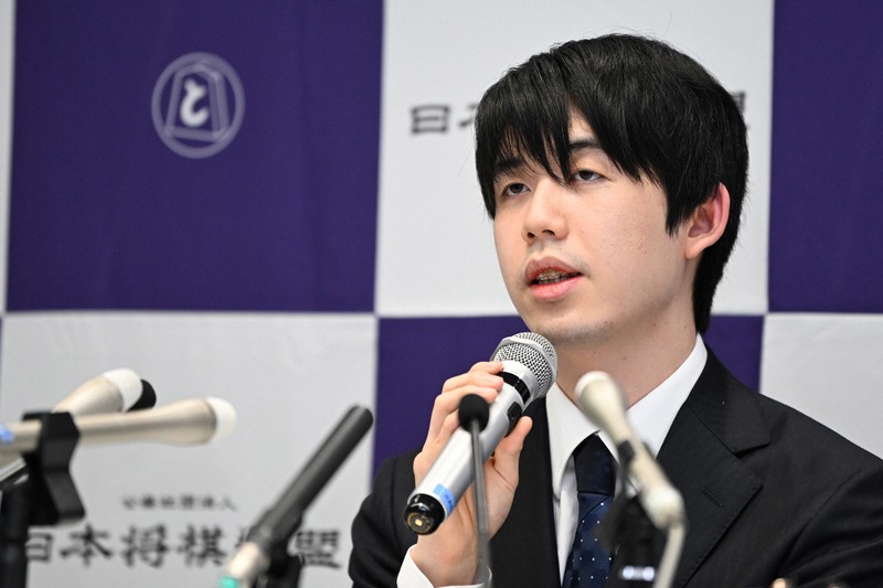 藤井聡太名人、再びの8冠へ 新年の誓い「波は小さくピークは高く