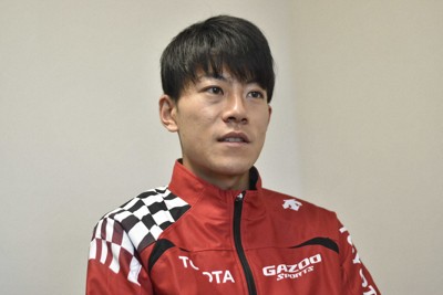 インタビューに応える吉居大和選手＝愛知県田原市で2024年11月11日、高橋広之撮影