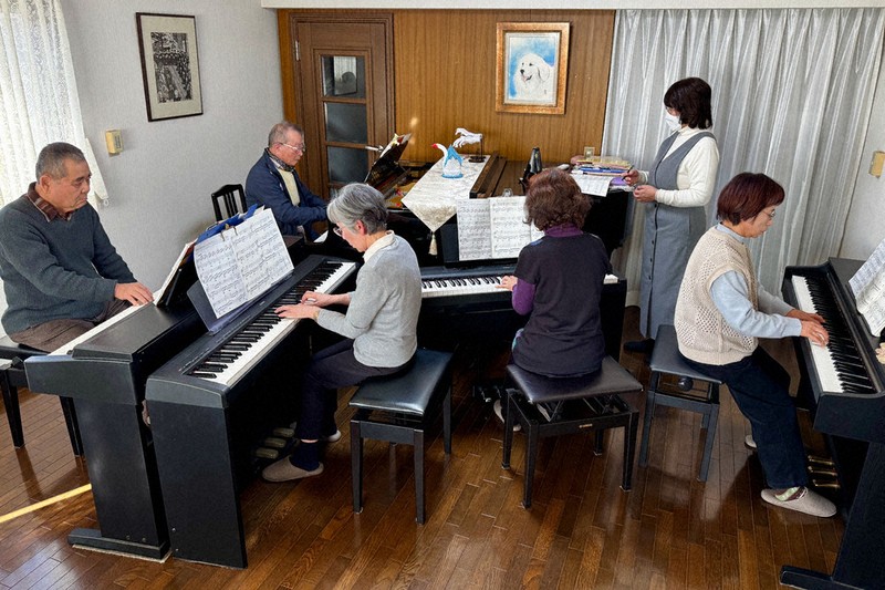 人生100年クラブ：横の関係でゆっくり優しく 元吉ひろみさん「60歳