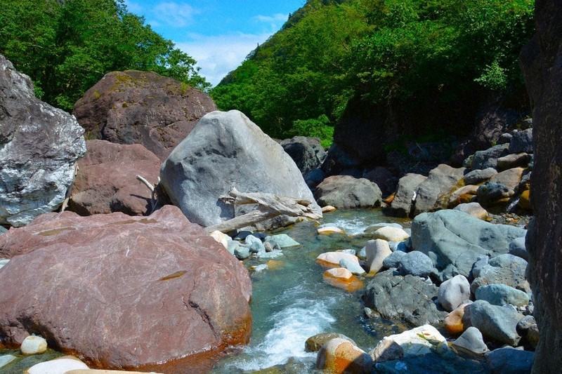 みみみ　天然石　翡翠 飛騨荒城川上流で発見 みみみ様専用 天然石 翡翠 飛騨荒城川上流で発見