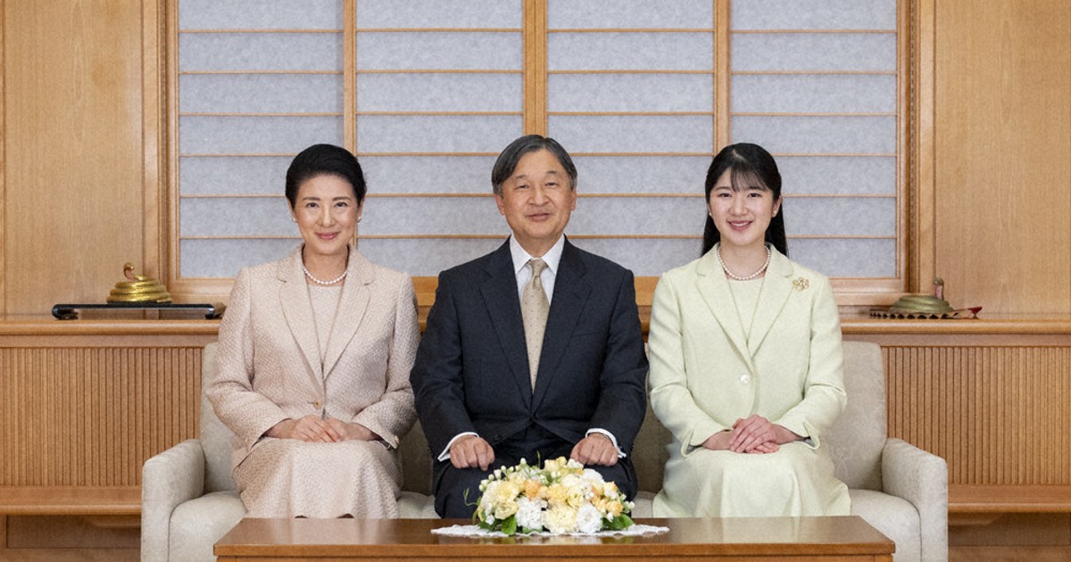 【超美品】皇室平和祈念額　皇室敬愛実行委員会　皇室　天皇　額　天皇写真　祈念品 71c-E9zxROL._UF350,350_QL50_.jpg