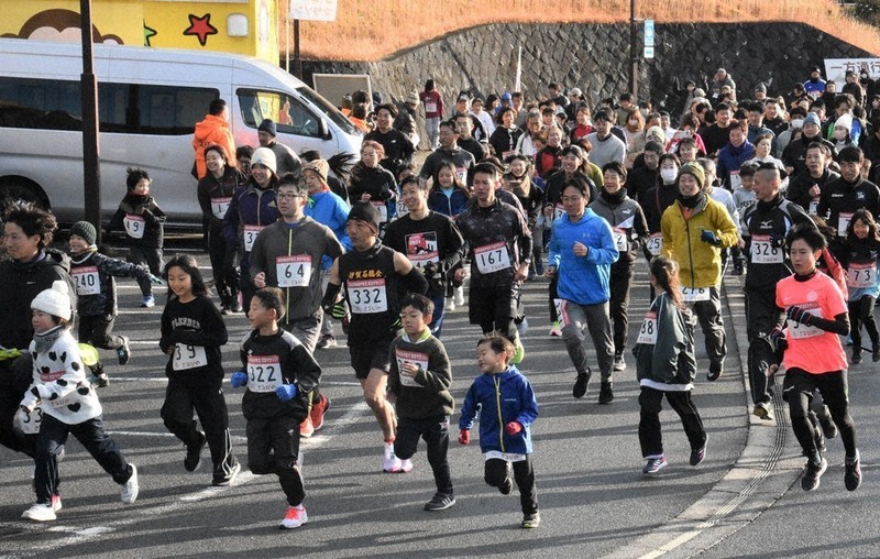 巳”のある年になりますように 思い思いに走り初め おおやまだ元日 