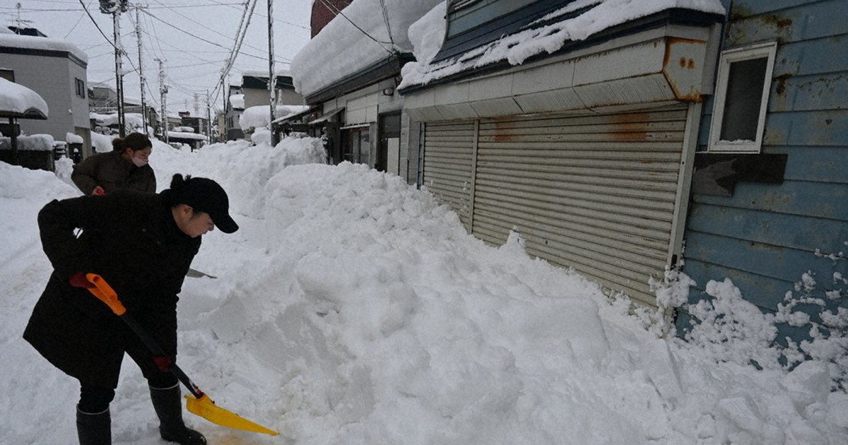 青森市で積雪120センチ 除雪など要望が殺到 ／青森 | 毎日新聞