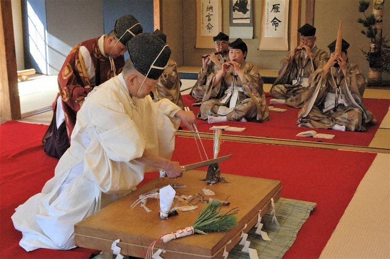 三渓園で包丁式、伝統技法を披露 優雅にタイさばく ／神奈川 | 毎日新聞
