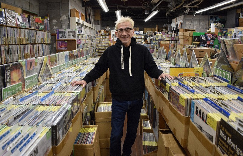 レトロの宝庫・昭和100年／2 ROOTS RECORDS（高松） ほれる音色再発見