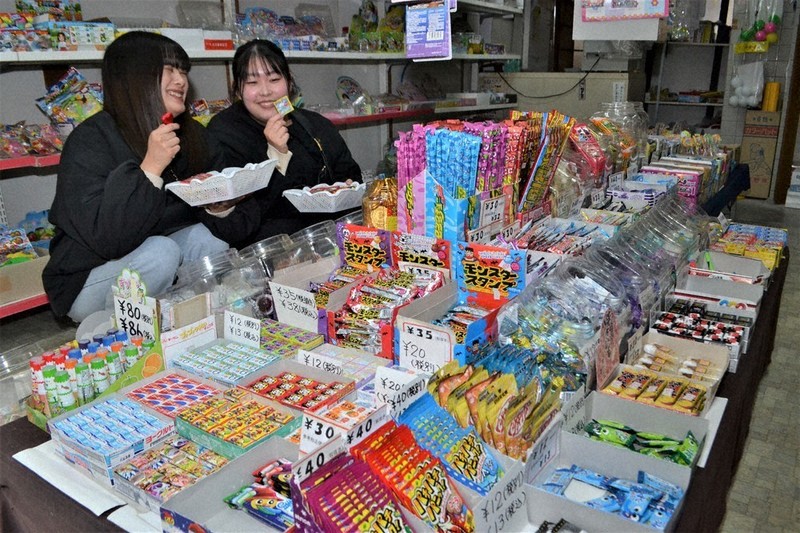 あの日の思い出・昭和100年：／3 童心戻る夢の駄菓子屋 倉吉レトロ