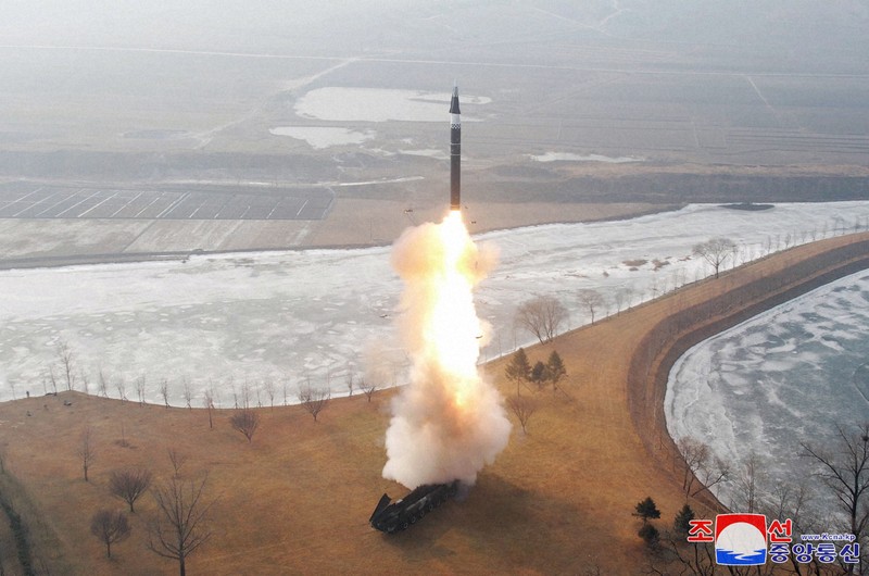 新型の極超音速ミサイル発射成功」 北朝鮮発表、6日の弾道弾か | 毎日新聞