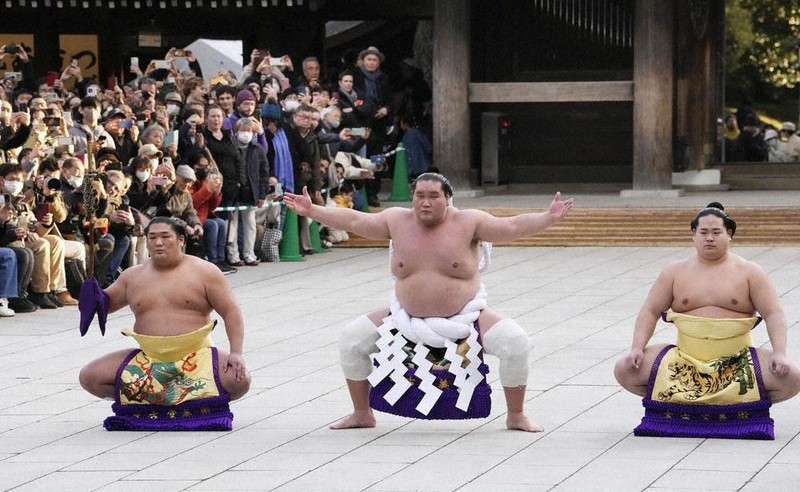 大相撲：大相撲 照ノ富士「一年、気を引き締めて」 明治神宮奉納
