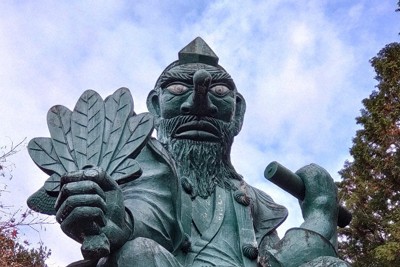 ドコイク？東海珍スポット：美濃加茂・こびの天狗山 3500の顔、祈願