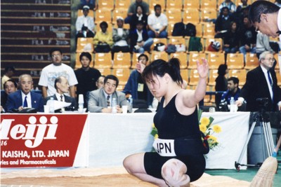 獅司靠「媽媽」的建議攻略阿炎,達成大相撲名古屋場所幕內勝越