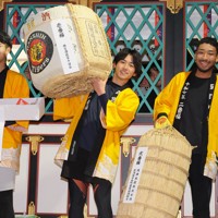 西宮神社の開門神事「福男選び」 [写真特集7/6] | 毎日新聞