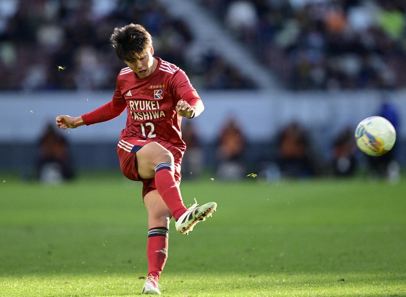 高校サッカー準決勝 流通経済大柏－東海大相模 [写真特集1/14] | 毎日新聞