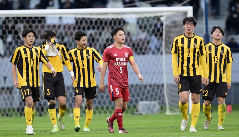 高校サッカー準決勝 流通経済大柏－東海大相模 [写真特集1/14] | 毎日新聞