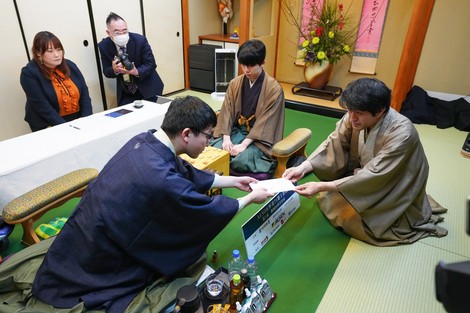 藤井聡太王将は生クリーム大福 永瀬拓矢九段掛川抹茶 王将戦おやつ