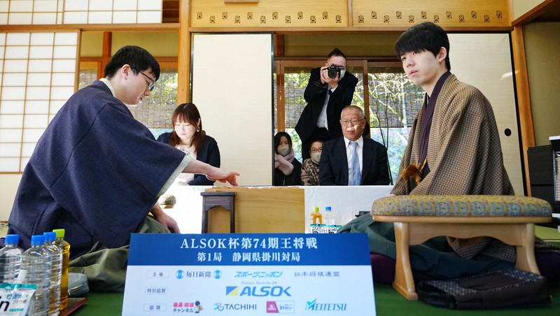 第74期ALSOK杯王将戦　第1局　記念　扇子　御城印　4期連覇 伊藤園お～いお茶杯第66期王位戦 記念扇子商品詳細ページ
