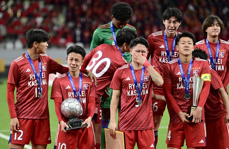 football life：「今から寮歌を…」 全国高校サッカー準Vの監督が歩む