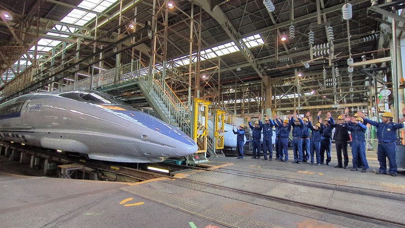 Biz 九州・山口経済 500系、最後の全般検査終了 博多総合車両所で記念