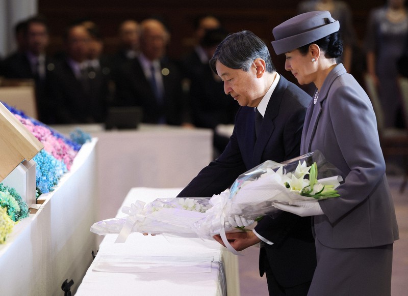 阪神大震災 両陛下が追悼式典出席 継承に取り組む高校生らと懇談