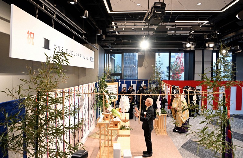 福岡・天神に4月開業の複合商業ビル 竣工式・内覧会 [写真特集1/16
