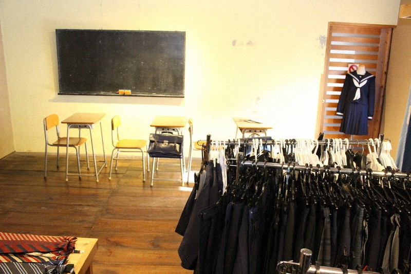 昭和にワープ、学生服の世界 メーカーが資料館、人気 岡山 | 毎日新聞