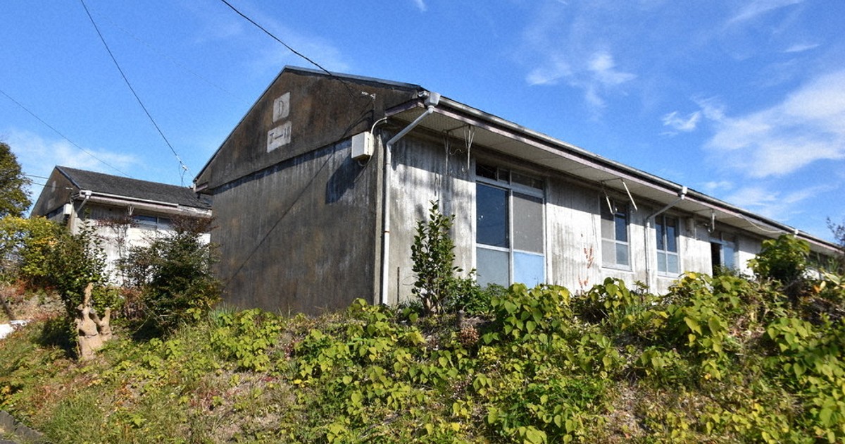 裏から見た現代住宅 旧市営団地、人気は上々 店舗兼住宅で再生 横須賀・谷戸地域 ／神奈川