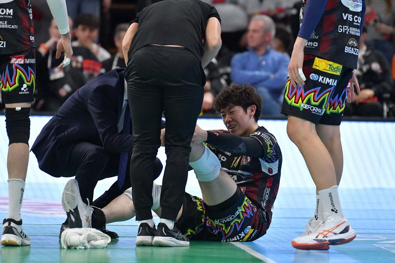 激レア 石川祐希 ペルージャ バレーボール セリエA 国体 ペルージャ石川祐希 今季4度目のMVP イタリアリーグ日本人選手