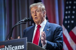 大統領に返り咲いたトランプ氏＝AP