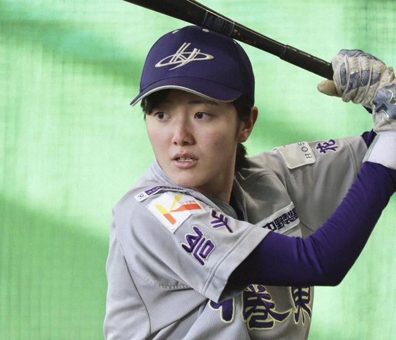 女子高校野球、花巻東3年・佐々木秋羽さん巨人入団 麟太郎選手の妹 /岩手 | 毎日新聞