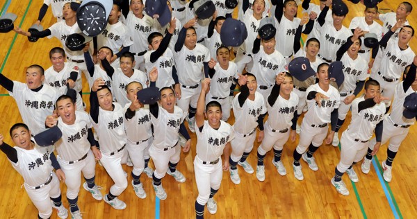 沖縄尚学　2025 センバツ甲子園出場記念 沖縄尚学】2025年 甲子園出場記念Tシャツ Lサイズ 沖尚 - メルカリ