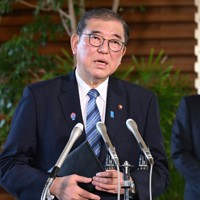 第217通常国会の召集日を迎え、記者の質問に答える石破茂首相＝首相官邸で2025年1月24日、平田明浩撮影