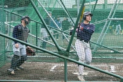 センバツ決定 選手ら練習に力注ぐ 横浜、横浜清陵 ／神奈川 | 毎日新聞