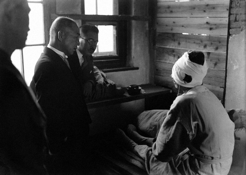 戦中写真を読む：／29 不許可写真 見えない取材陣 傷病や死、自ら公開