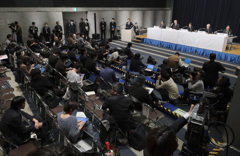 フジやり直し会見は異例の10時間23分 191媒体437人出席 | 毎日新聞