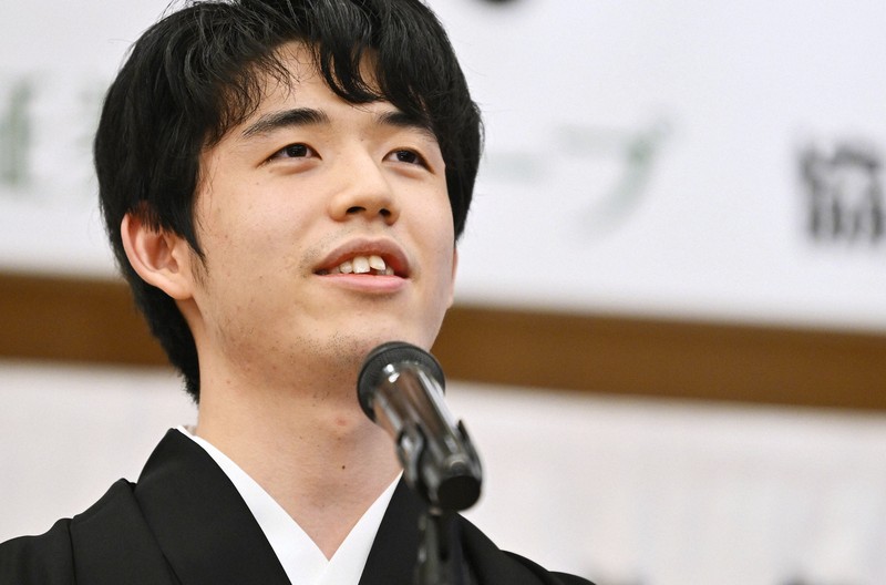 将棋・名人戦4月9日開幕 空港で2対局 「中原の5七銀」旅館でも | 毎日新聞