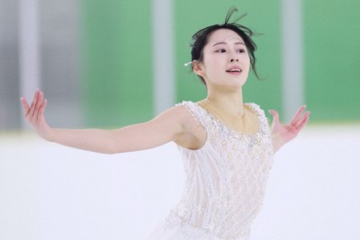 リンクサイド：三宅咲綺「最初に滑ったスケートリンクで…」 フィギュア