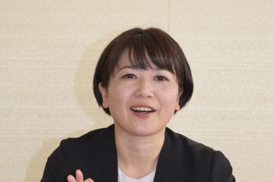 インタビューに答える前橋市の小川晶市長＝市役所で2025年1月8日午後3時半、田所柳子撮影