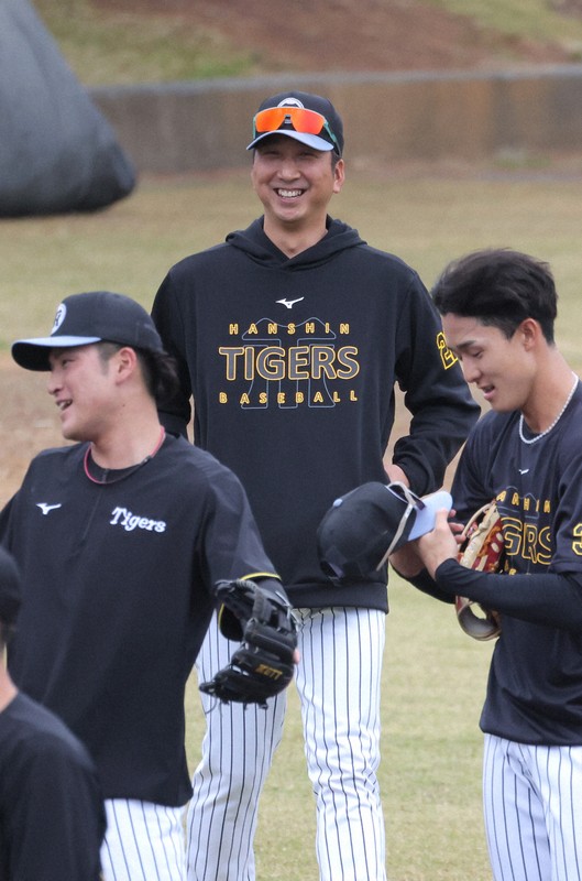 プロ野球12球団、そろってキャンプイン 阪神は藤川監督のもと沖縄で プロ野球12球団、そろってキャンプイン 阪神は藤川監督のもと沖縄で