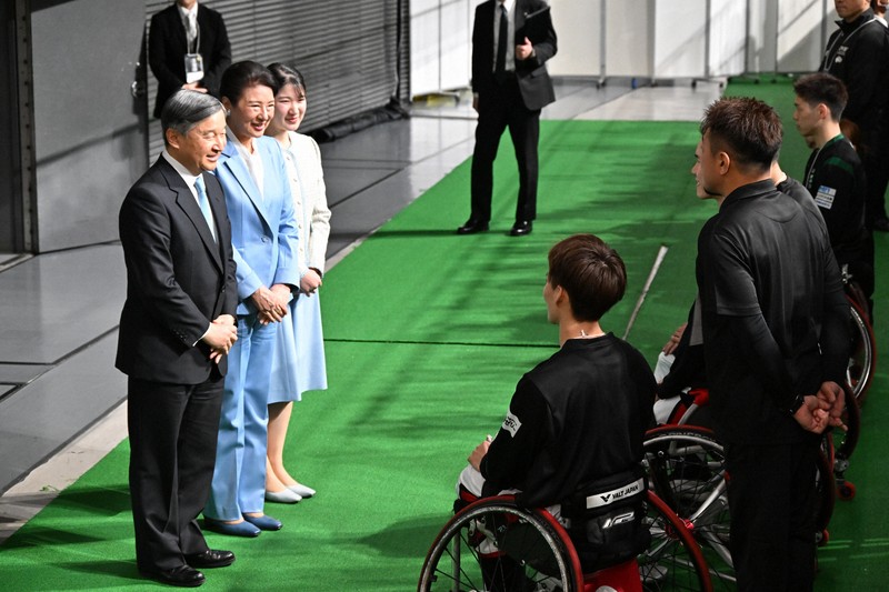 天皇ご一家 車いすバスケの決勝戦を観戦 選手らと懇談 | 毎日新聞