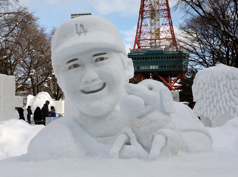 札幌の冬の祭典「さっぽろ雪まつり」開幕 大通公園に大雪像ずらり