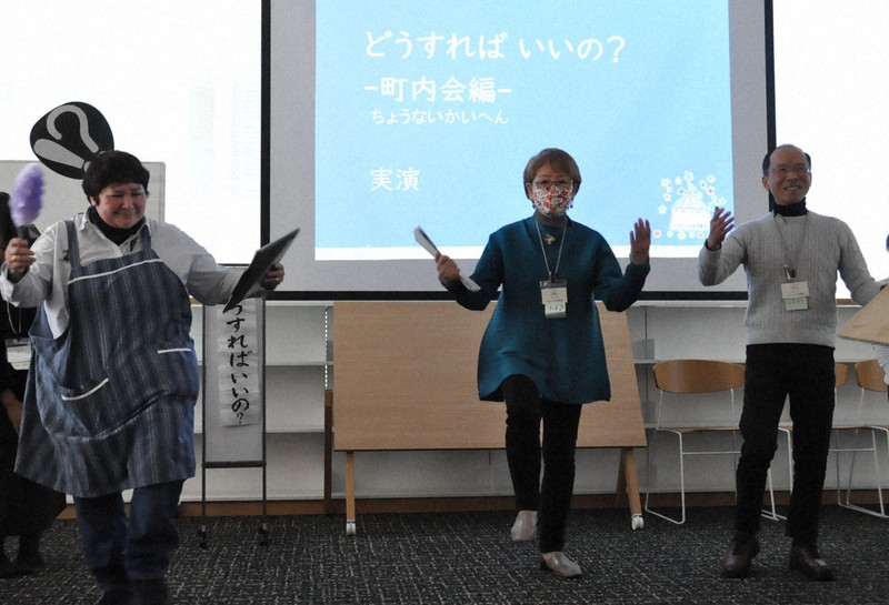 24色のペン：コントで知る日本語の「分かりづらさ」＝田中理知 | 毎日新聞