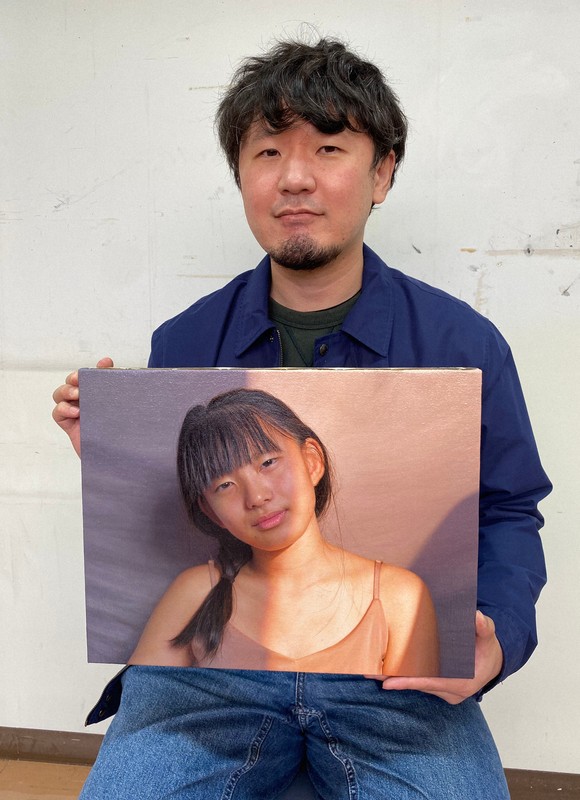 写真になってはだめ」 広島の写実画家が追い求める人間のリアル | 毎日新聞