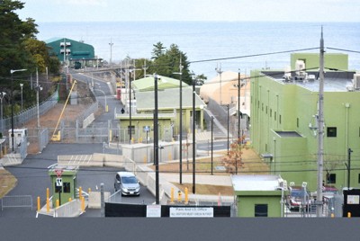 米軍経ケ岬通信所。左後方の建屋内にXバンドレーダーがある＝京都府京丹後市丹後町で2024年12月13日、塩田敏夫撮影