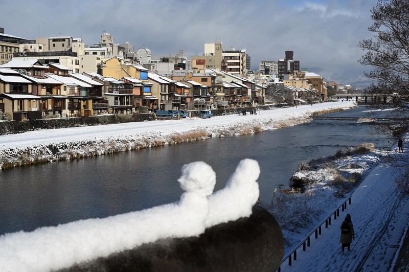 京都市内、2年ぶりに5センチの積雪で一面銀世界に [写真特集1/18