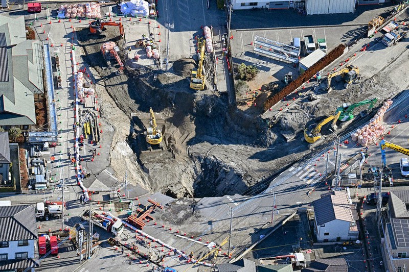 埼玉・八潮の県道陥没：下水道管本格復旧「3年」 埼玉陥没で専門家